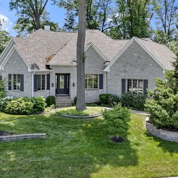 LUXURIOUS CUSTOM BUILT HOME WITH BREATHTAKING VIEWS