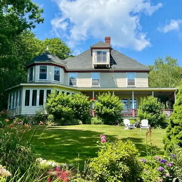 PRIVATE MAINE SANCTUARY WITH OCEAN VIEWS