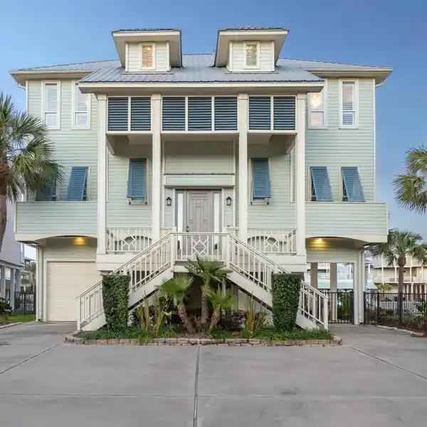 EXQUISITE ESTATE ON TWO LOTS