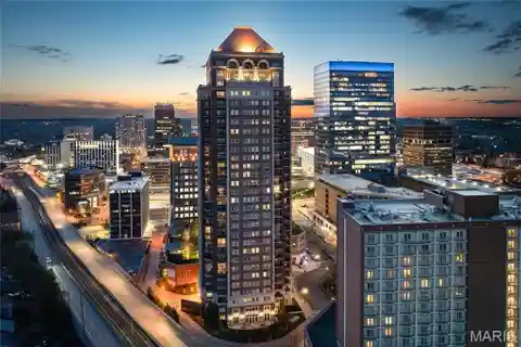 Full-Floor Penthouse in the Plaza