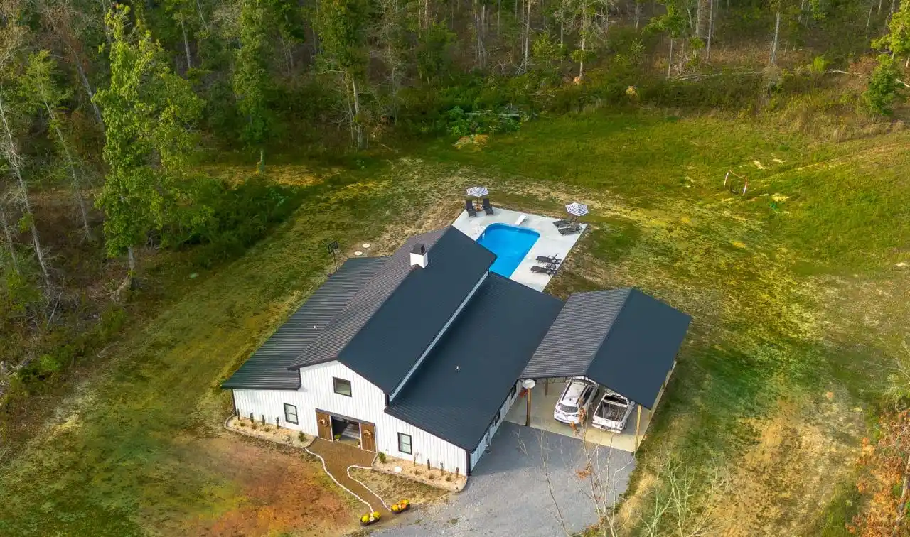Fantastic 108-acre Retreat