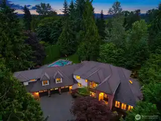 Luxury English Hill Premier Estate
