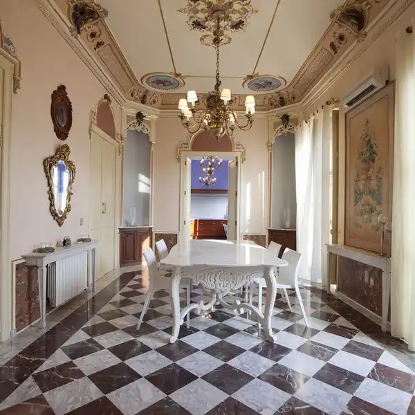 RENOVATED VALENCIA HOME THAT RETAINS PERIOD LUXURY