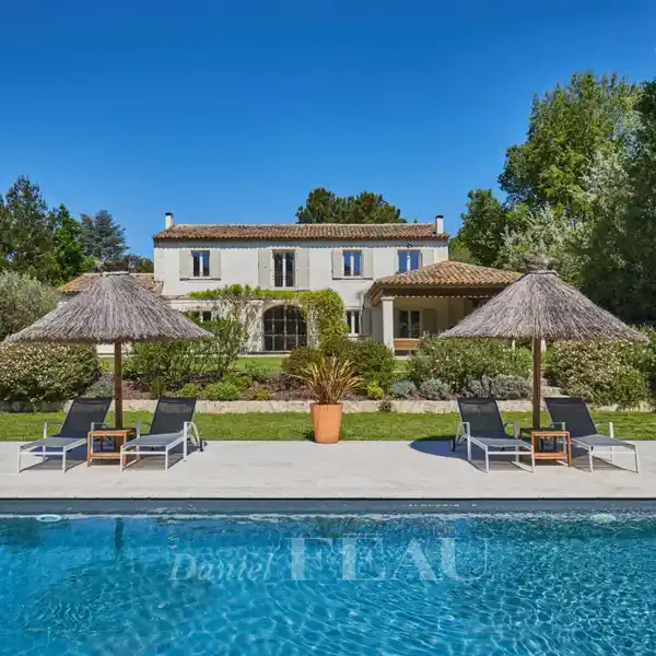 LUXURIOUS LIVING WITH ALPILLES MOUNTAIN VIEWS