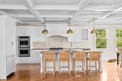Spectacular Crow Point Home