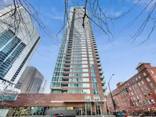 Penthouse in Parkview Condominiums at River East