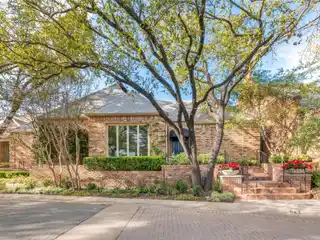 Timeless Architectural Design with Contemporary Finishes