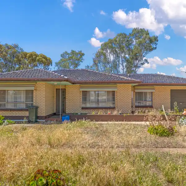 EXPANSIVE SEMI-RURAL ACREAGE WITH ENDLESS POTENTIAL