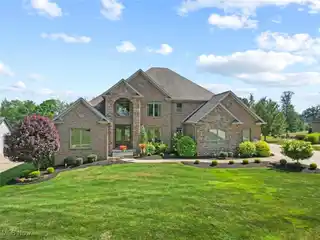 Gorgeous Estate on Kensington Golf Course