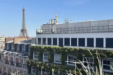 Cozy Passy Apartment with Stunning City Views