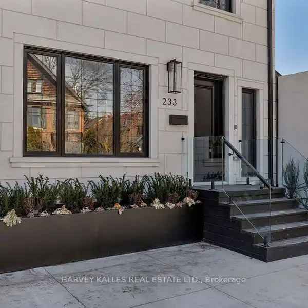 RENOVATED RESIDENCE IN THE REPUBLIC OF RATHNELLY