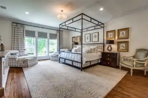 Sophisticated Transitional French Style in Highland Park