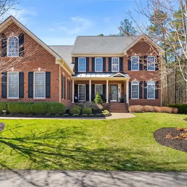 EXQUISITE LUXURY ESTATE IN THE BENTLEY COMMUNITY
