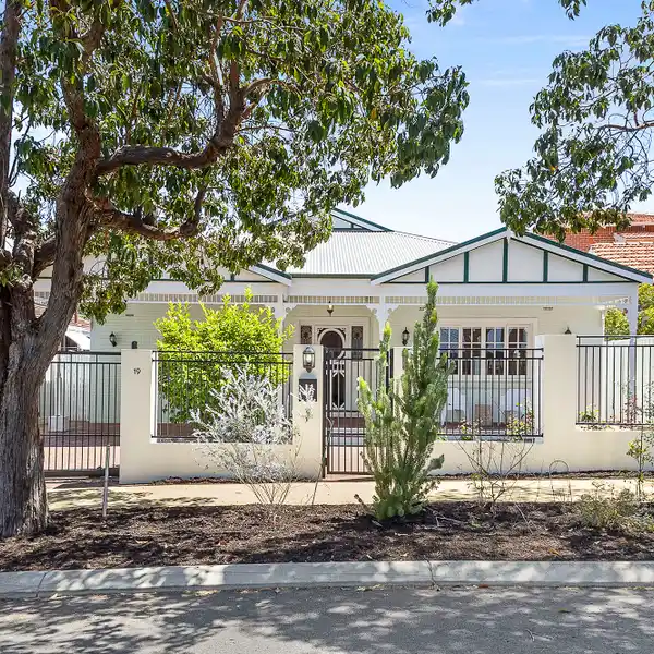 SPACIOUS FAMILY RESIDENCE ON A SOUGHT-AFTER STREET