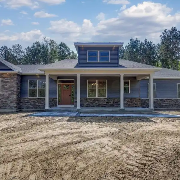 BRAND-NEW CRAFTSMAN WITH MODERN LUXURY FINISHES