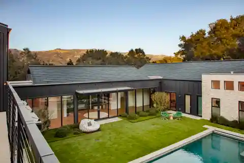 Modern Masterpiece in the Heart of Hope Ranch