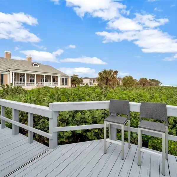 STUNNING OCEANFRONT ESTATE IN EXCLUSIVE JOHN'S ISLAND