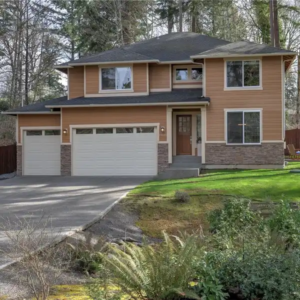 IMMACULATE CUSTOM HOME