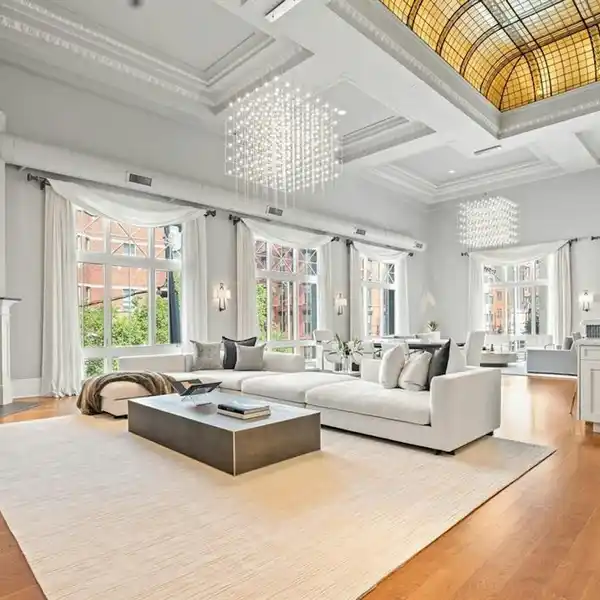 CORNER LOFT AT THE HISTORIC JEFFERSON TRUST BANK BUILDING