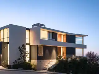 Architectural Masterpiece on the Peak of Clarendon Heights