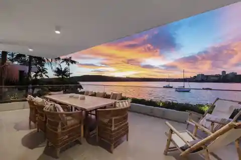 Newly Renovated Full-floor Waterfront Apartment