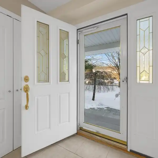 EXCEPTIONAL SPLANCH-STYLE HOME IN SOUGHT-AFTER EAST NORTHPORT