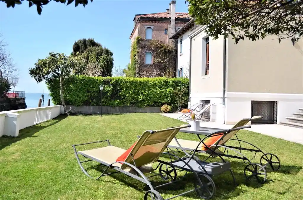 Private Garden and  Boat Mooring