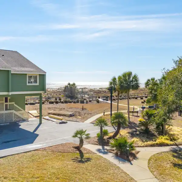 BEAUTIFULLY RENOVATED AND DECORATED CONDOMINIUM