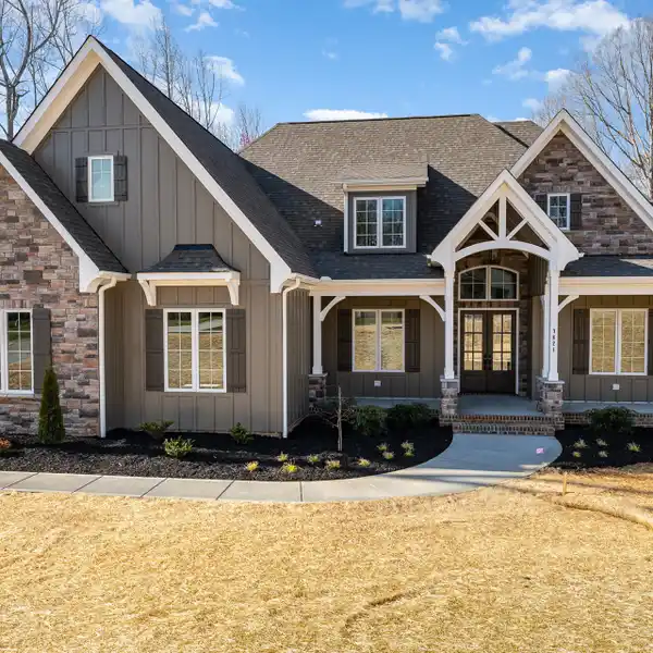 NEW HOME BLENDING LUXURY AND COMFORT