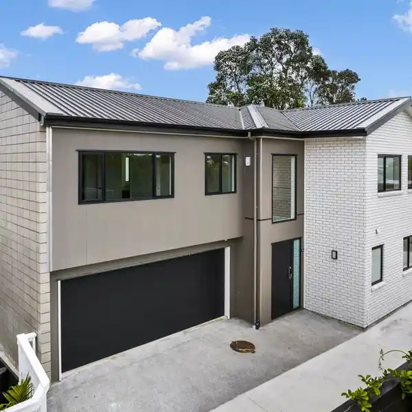 BRAND-NEW STATEMENT CONTEMPORARY HOME