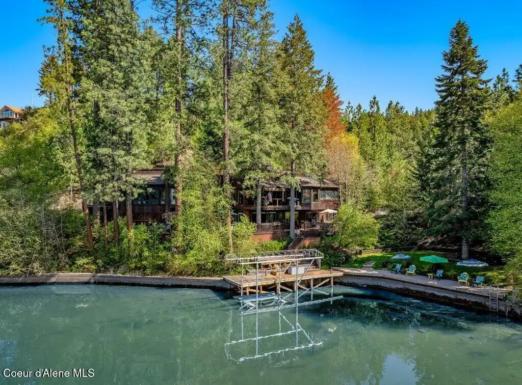 Luxury Custom Home on the Spokane River