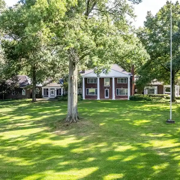 FABULOUS ESTATE IN SEWICKLEY HEIGHTS