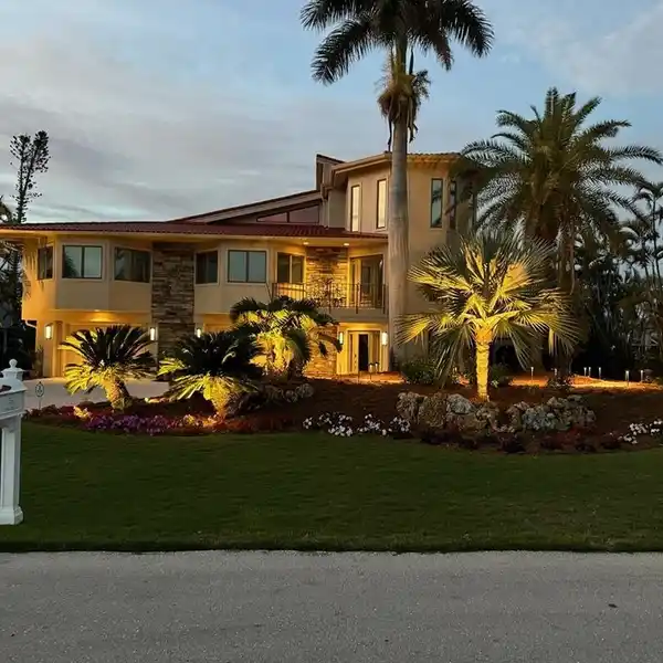 WONDERFUL HOME IN AMAZING CANAL-FRONT LOCATION
