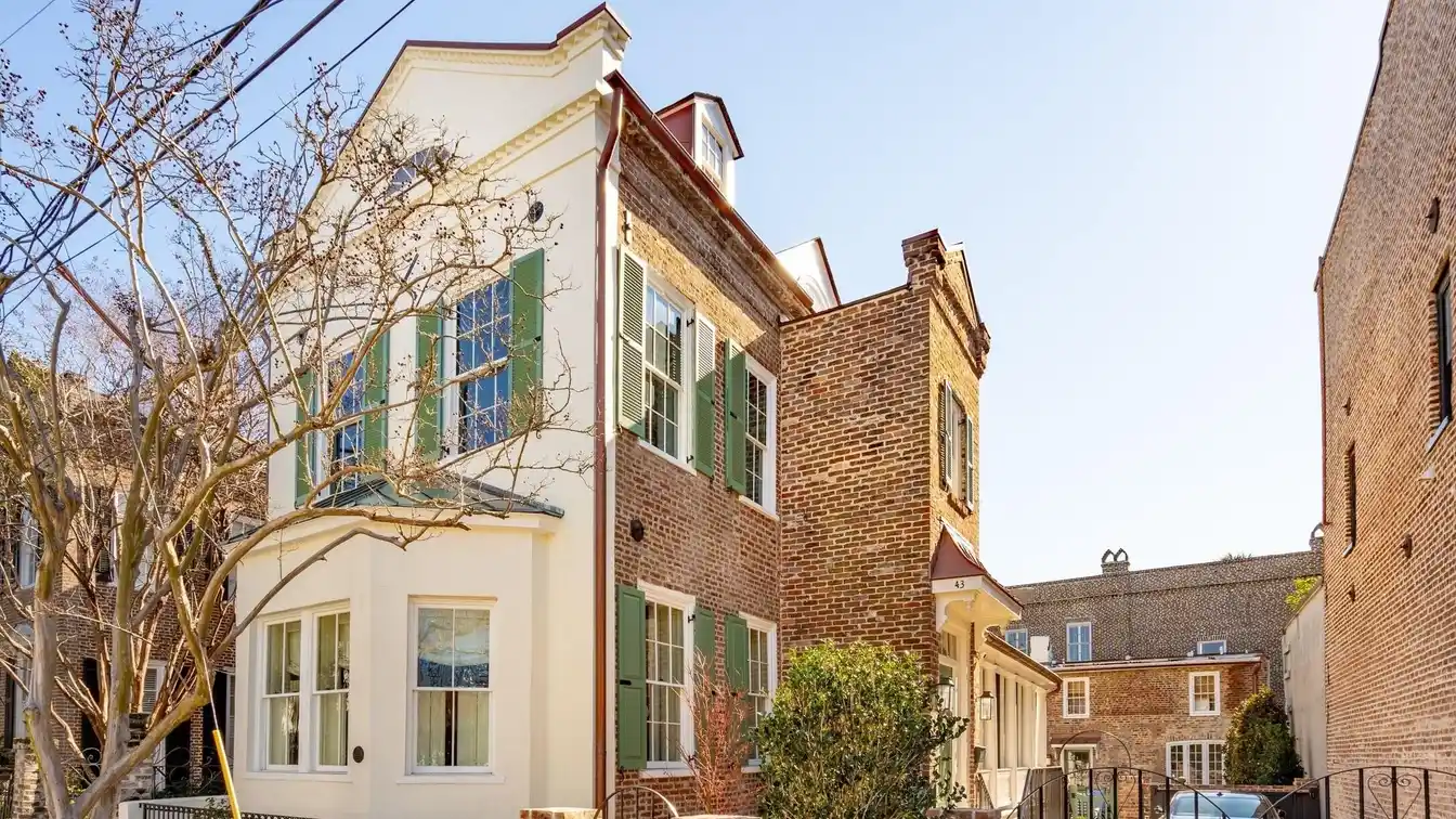 Newly Renovated Home with Guest House