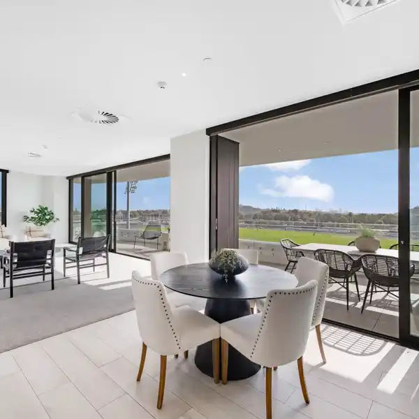 ICONIC RESIDENCE IN PRESTIGIOUS NEIGHBORHOOD