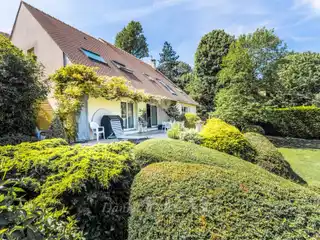 Spacious, Private Villa with Lush Landscaped Grounds