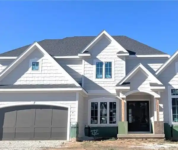 DRAMATIC NEW CONSTRUCTION