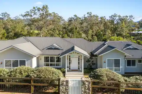 Immaculate Home in a Paradise Setting