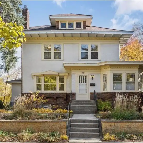 HISTORIC GRACE, MODERN COMFORT, PERFECTLY COMBINED