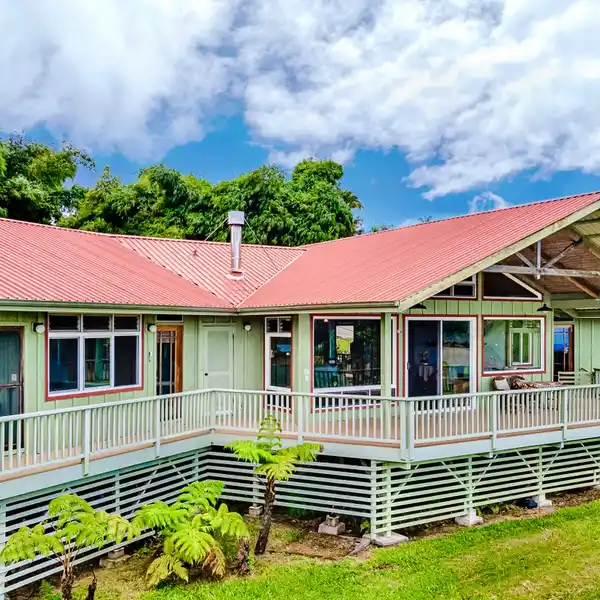 EQUESTRIAN COUNTRY LIVING IN HILO
