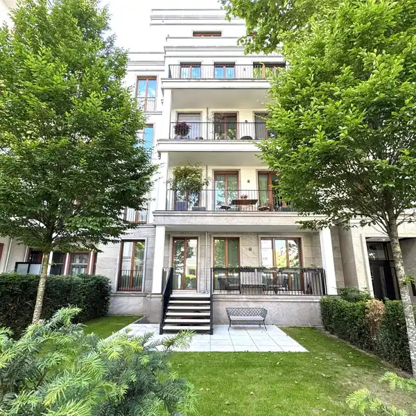 EXCEPTIONAL RAISED GROUND FLOOR APARTMENT