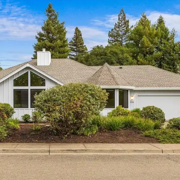 BEAUTIFULLY UPDATED SINGLE-LEVEL HOME