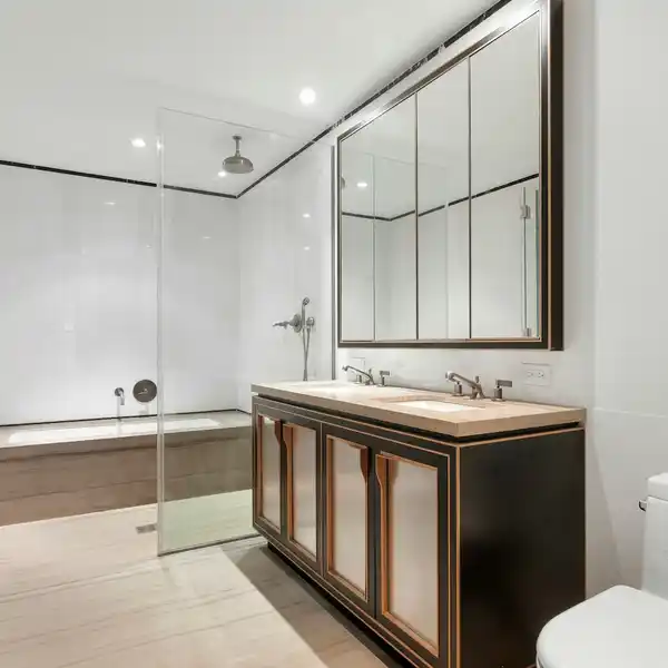 ICONIC DUMBO LOFT LIVING