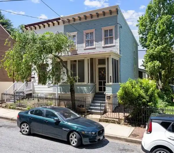 TIMELESS CHARM STEPS FROM CITY DOCK