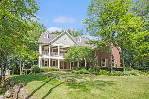 Custom Built Home in Sambrook Estates