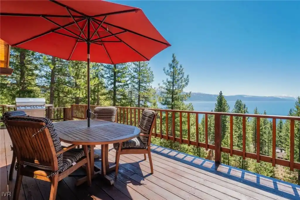Peaceful Setting in Coveted Ponderosa