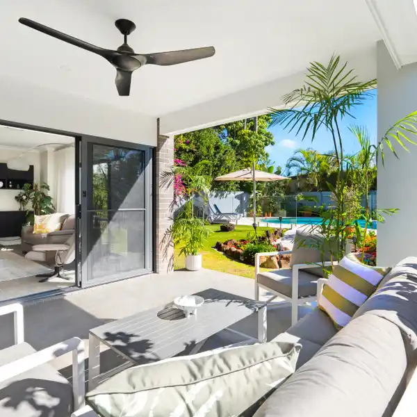 ISLE OF CAPRI LUXURY HOME WITH FRESHWATER POOL