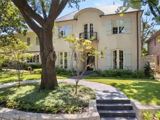 Sophisticated Transitional French Style in Highland Park