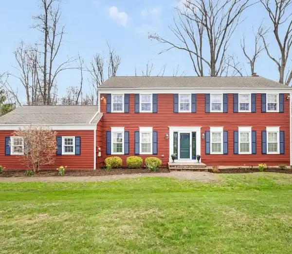 FLAWLESS CENTER HALL COLONIAL