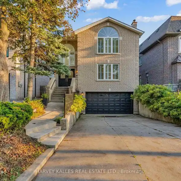 SPACIOUS FAMILY HAVEN WITH TIMELESS ARCHITECTURAL APPEAL